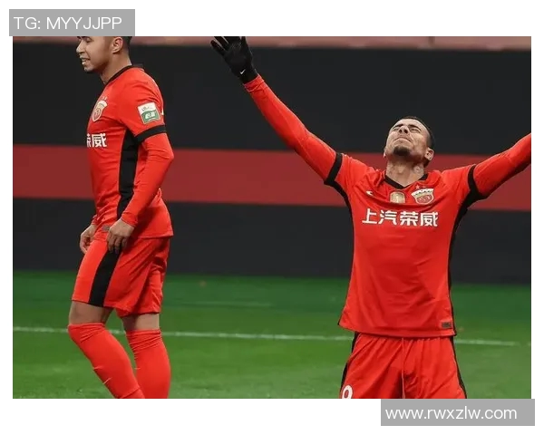 上海海港足球俱乐部与上海银行达成战略合作,共绘发展新篇章